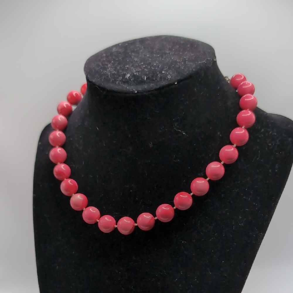 Elegant Pink Beaded Necklace